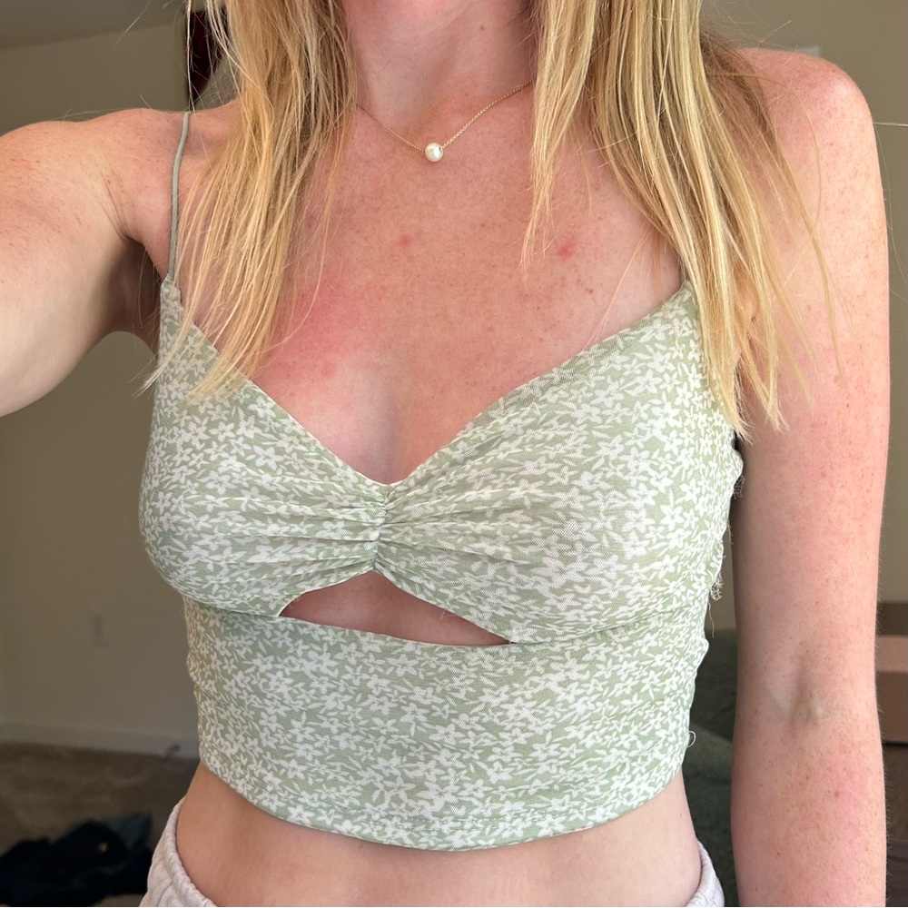 Women's Light Green Floral Cutout Crop Top